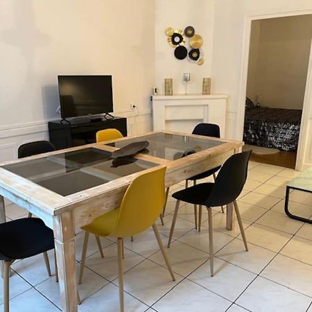 Joli Appartement Centre Невер Екстериор снимка