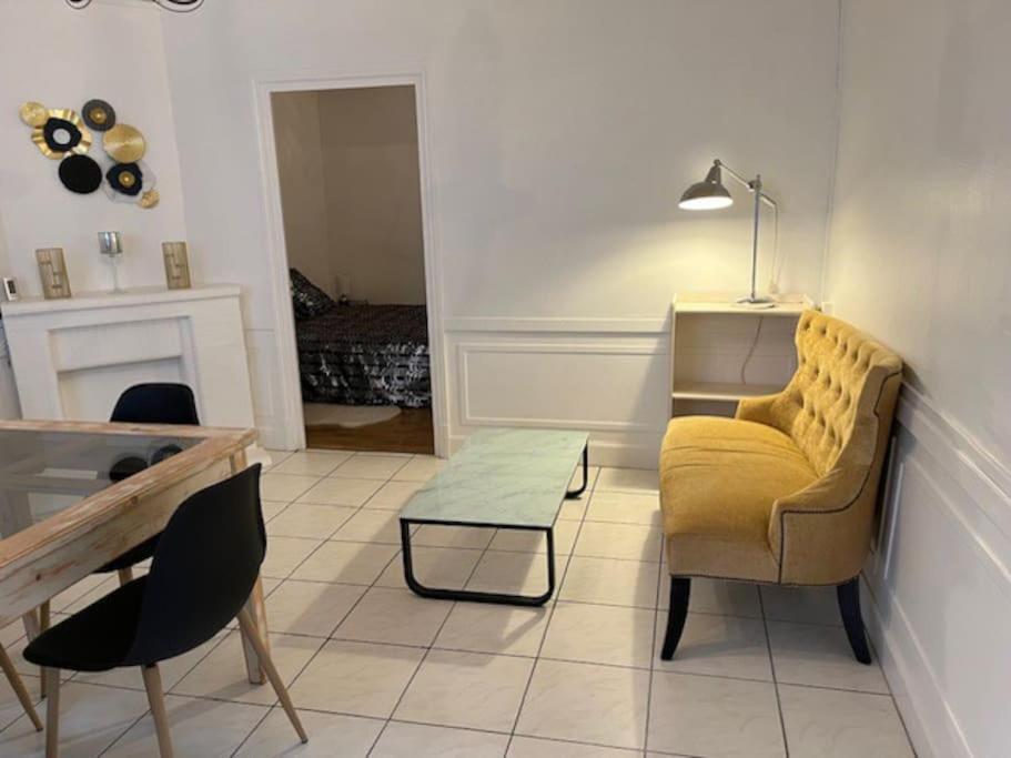 Joli Appartement Centre Невер Екстериор снимка