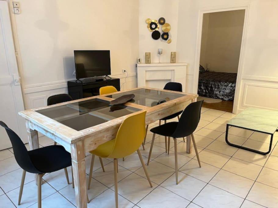 Joli Appartement Centre Невер Екстериор снимка